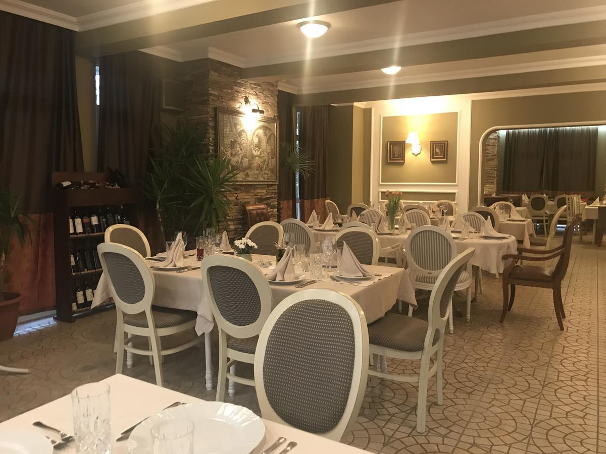 Family Hotel Garden Kŭrdzhali المظهر الخارجي الصورة